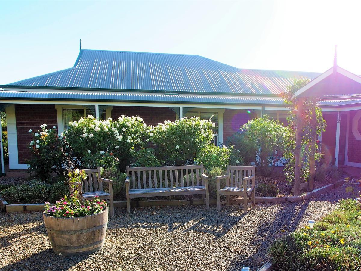 Bed & Breakfast At Tiffany'S Mclaren Vale Exterior foto